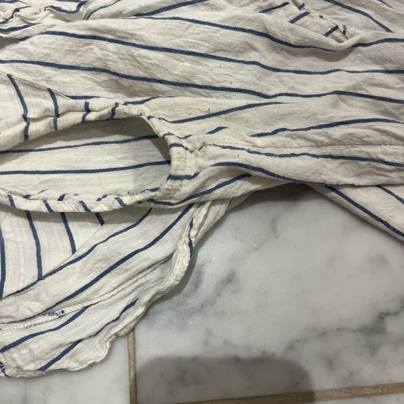 Old Navy White Striped Blouse. Little armpit stains and pilling shown In picture - Picture 2 of 3